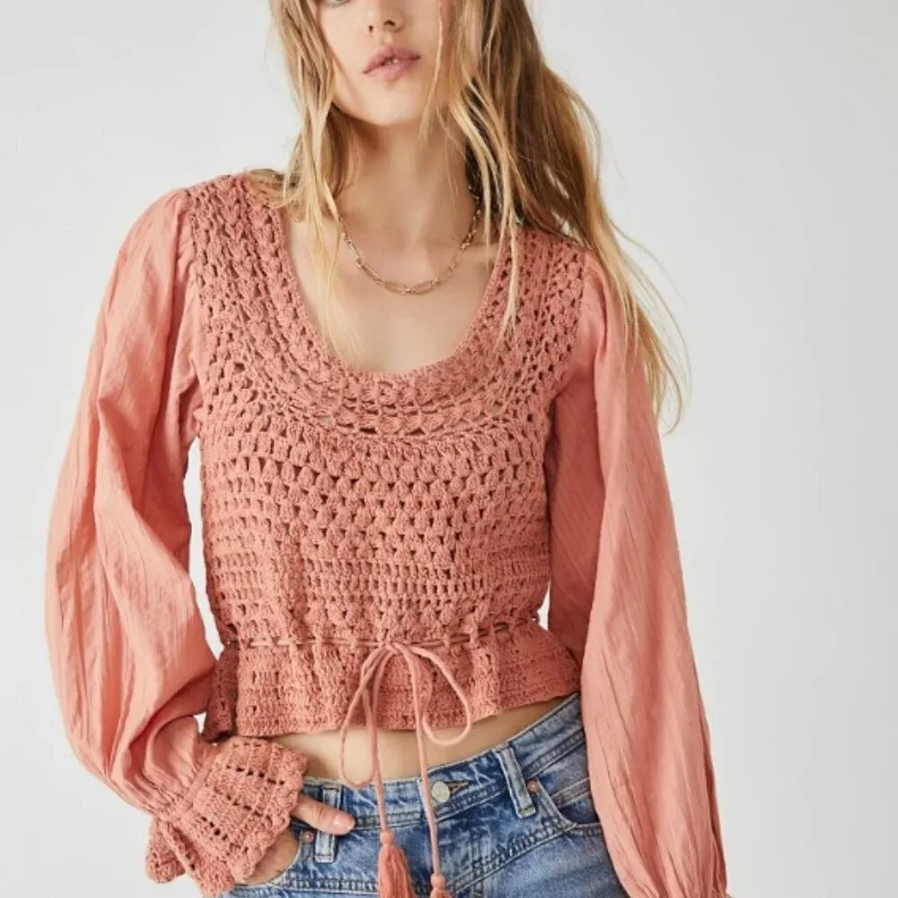 NWOT ✨FREE PEOPLE✨ Megan Crochet Top Size Medium in Coral with Open Back - Picture 3 of 9